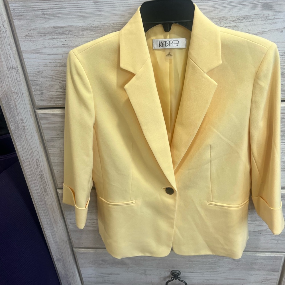 Kasper Yellow Blazer with Notched Lapels and 3/4 Sleeves
